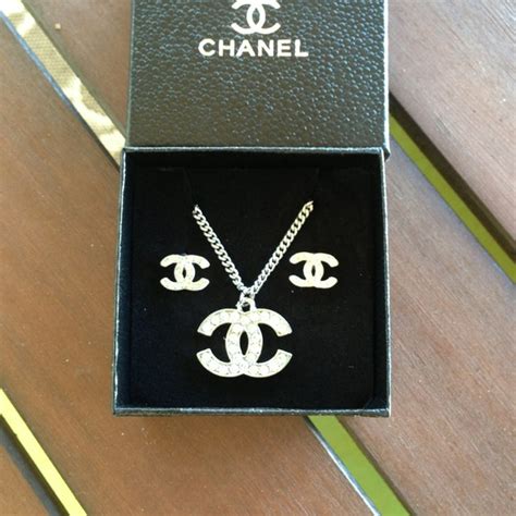 poshmark chanel jewelry|Chanel necklace Poshmark.